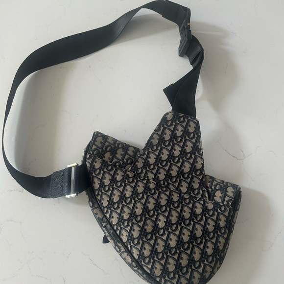 Dior Black and Cream Belt Bag - Picture 3 of 5